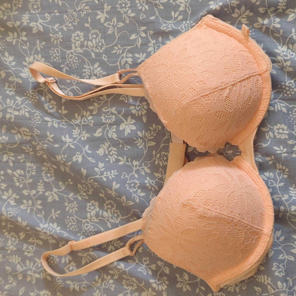 Victoria secret bra, 32C, pink with lace